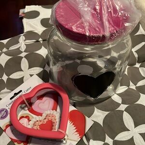 NWT - Cookie jar & Wilton cookie cutter